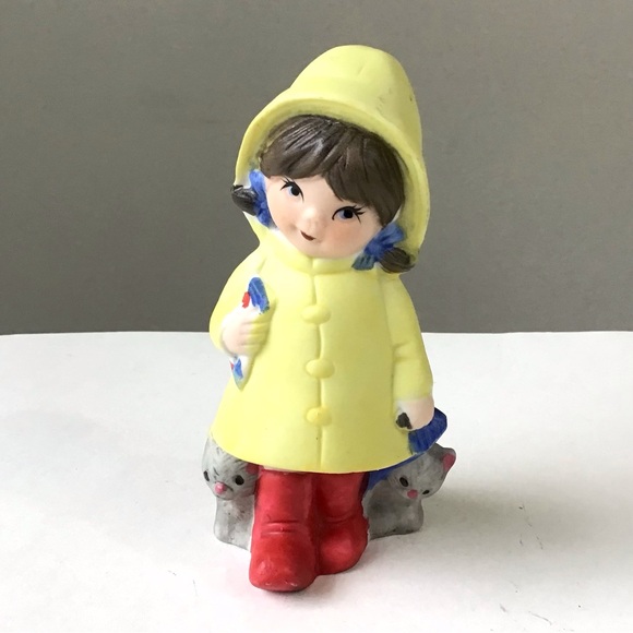 Vintage Jasco Pomander Girl In Raincoat Kittens Bisque Porcelain Figurine Taiwan - Picture 1 of 7